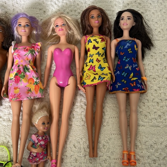 Barbie lot - Picture 3 of 5